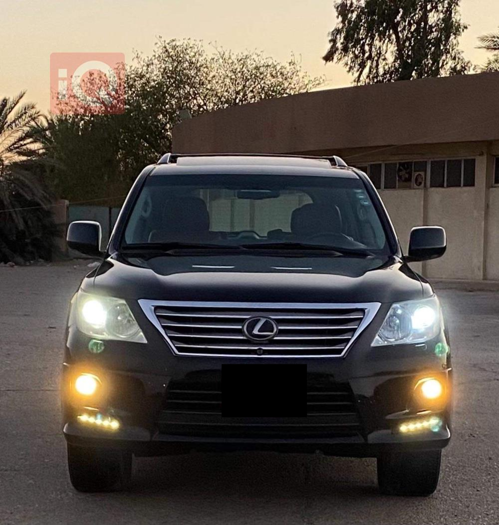 لێکزس LX